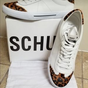Schutz white/sandstone leopard 9.5